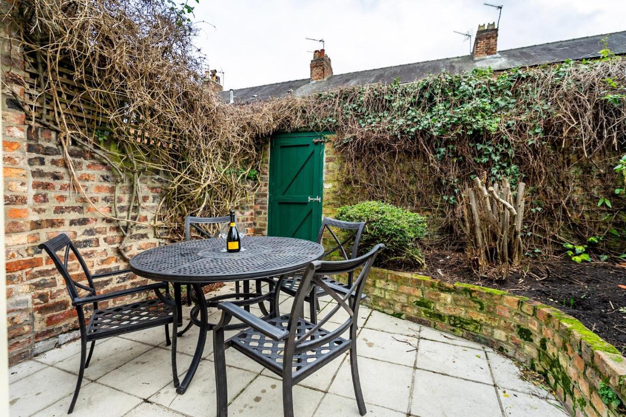 Villa 7 St John'S Crescent à York Extérieur photo